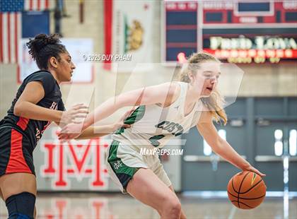 Thumbnail 2 in Harvard-Westlake vs. Mira Costa (Kiernan Klassic Showcase) photogallery.