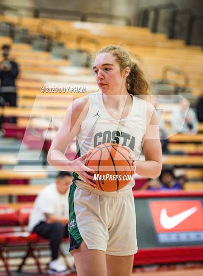Thumbnail 2 in Harvard-Westlake vs. Mira Costa (Kiernan Klassic Showcase) photogallery.