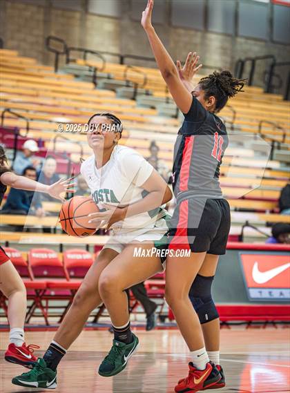 Thumbnail 2 in Harvard-Westlake vs. Mira Costa (Kiernan Klassic Showcase) photogallery.