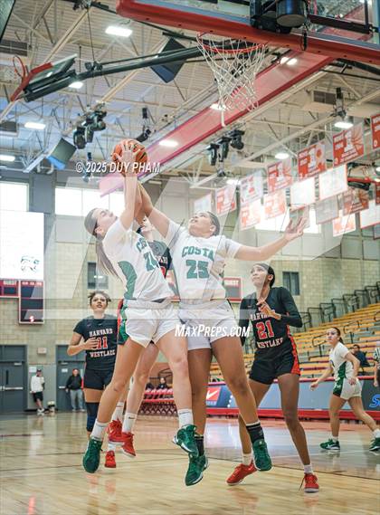 Thumbnail 2 in Harvard-Westlake vs. Mira Costa (Kiernan Klassic Showcase) photogallery.