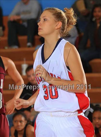 Thumbnail 3 in Alcoa vs South Doyle (Kroger Thanksgiving Classic) photogallery.
