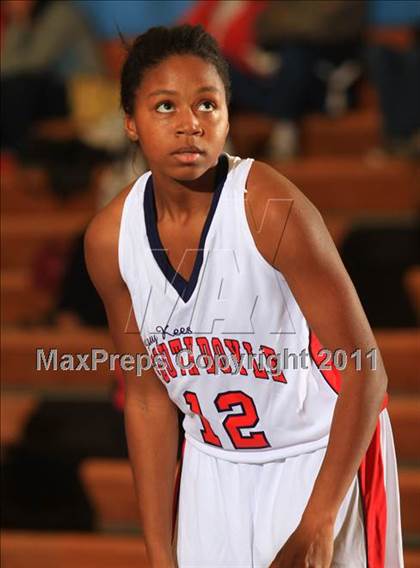 Thumbnail 2 in Alcoa vs South Doyle (Kroger Thanksgiving Classic) photogallery.