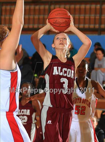 Thumbnail 3 in Alcoa vs South Doyle (Kroger Thanksgiving Classic) photogallery.