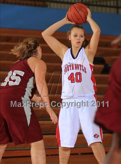 Thumbnail 2 in Alcoa vs South Doyle (Kroger Thanksgiving Classic) photogallery.