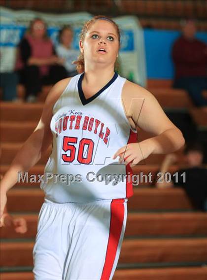 Thumbnail 3 in Alcoa vs South Doyle (Kroger Thanksgiving Classic) photogallery.