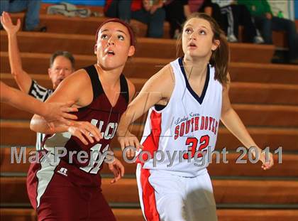 Thumbnail 1 in Alcoa vs South Doyle (Kroger Thanksgiving Classic) photogallery.