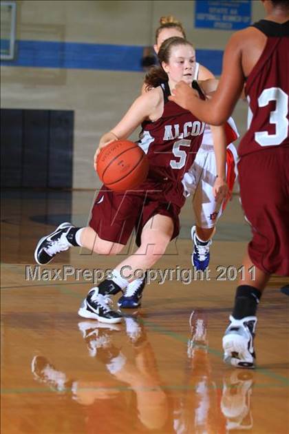 Thumbnail 2 in Alcoa vs South Doyle (Kroger Thanksgiving Classic) photogallery.
