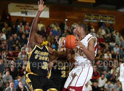 Thumbnail 3 in St. Anthony vs. Bishop O'Dowd (MaxPreps Holiday Classic) photogallery.
