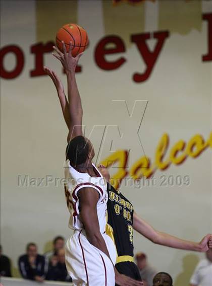 Thumbnail 3 in St. Anthony vs. Bishop O'Dowd (MaxPreps Holiday Classic) photogallery.