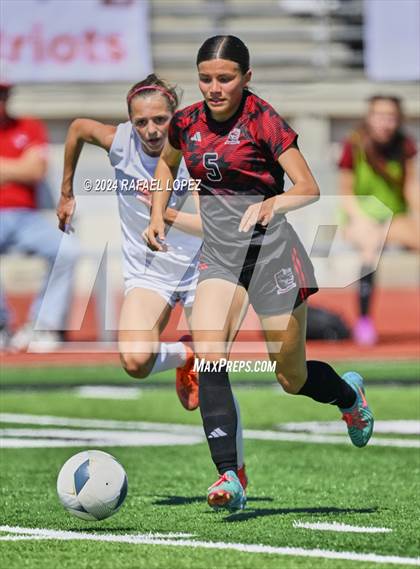 Thumbnail 3 in Georgetown vs. Goose Creek Memorial (UIL Soccer 5A Region 3 Regional Semifinal) photogallery.