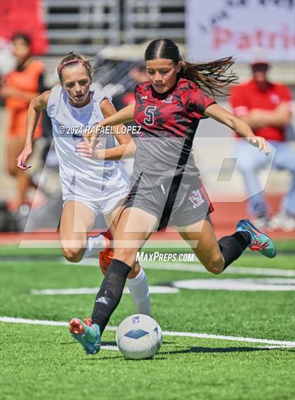 Thumbnail 1 in Georgetown vs. Goose Creek Memorial (UIL Soccer 5A Region 3 Regional Semifinal) photogallery.