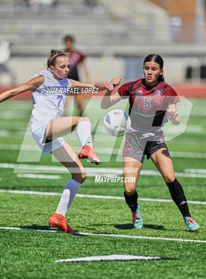 Thumbnail 2 in Georgetown vs. Goose Creek Memorial (UIL Soccer 5A Region 3 Regional Semifinal) photogallery.