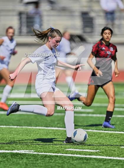 Thumbnail 1 in Georgetown vs. Goose Creek Memorial (UIL Soccer 5A Region 3 Regional Semifinal) photogallery.