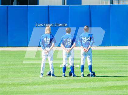 Thumbnail 3 in Clovis vs. Tulare Western (CIF CS D1 Playoffs) photogallery.