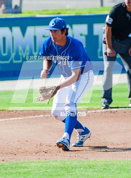Thumbnail 2 in Clovis vs. Tulare Western (CIF CS D1 Playoffs) photogallery.