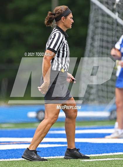 Thumbnail 3 in Darien vs. Ludlowe  (CIAC Class L Final) photogallery.
