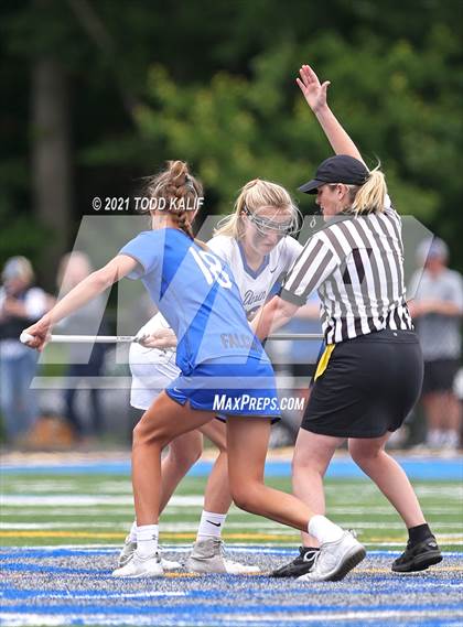 Thumbnail 1 in Darien vs. Ludlowe  (CIAC Class L Final) photogallery.