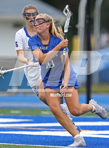 Thumbnail 3 in Darien vs. Ludlowe  (CIAC Class L Final) photogallery.
