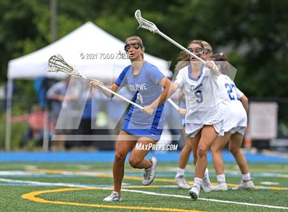 Thumbnail 2 in Darien vs. Ludlowe  (CIAC Class L Final) photogallery.