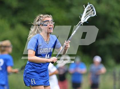 Thumbnail 3 in Darien vs. Ludlowe  (CIAC Class L Final) photogallery.