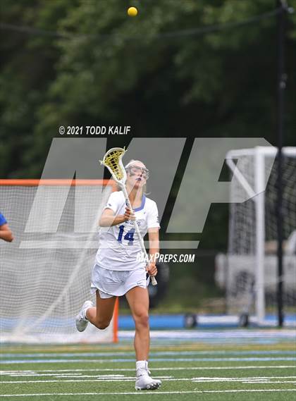 Thumbnail 2 in Darien vs. Ludlowe  (CIAC Class L Final) photogallery.