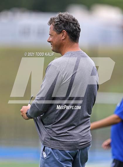 Thumbnail 2 in Darien vs. Ludlowe  (CIAC Class L Final) photogallery.
