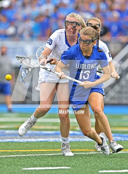 Thumbnail 2 in Darien vs. Ludlowe  (CIAC Class L Final) photogallery.