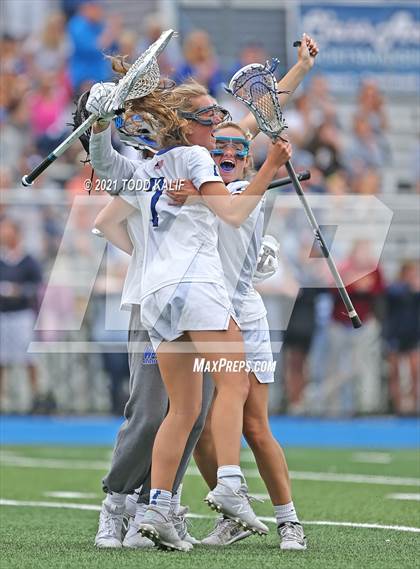 Thumbnail 1 in Darien vs. Ludlowe  (CIAC Class L Final) photogallery.