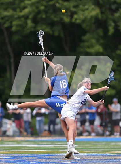 Thumbnail 2 in Darien vs. Ludlowe  (CIAC Class L Final) photogallery.