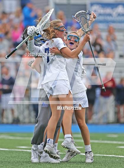 Thumbnail 2 in Darien vs. Ludlowe  (CIAC Class L Final) photogallery.