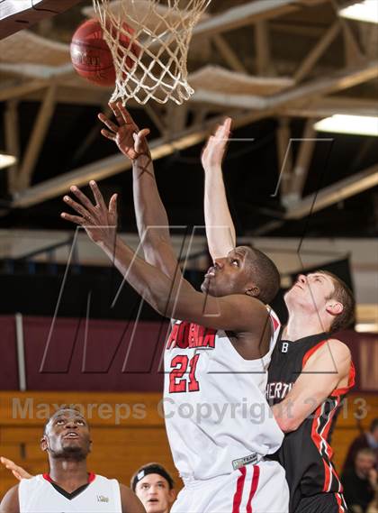Thumbnail 1 in Belchertown vs Springfield Renaissance (Spalding Hoophall Classic) photogallery.