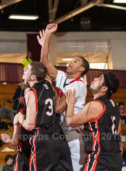 Thumbnail 2 in Belchertown vs Springfield Renaissance (Spalding Hoophall Classic) photogallery.