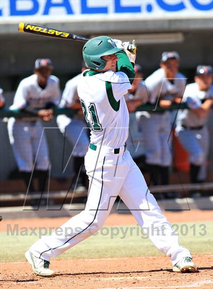 Thumbnail 3 in Venice vs. Harvard-Westlake (National High School Invitational) photogallery.