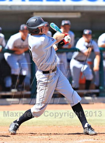 Thumbnail 1 in Venice vs. Harvard-Westlake (National High School Invitational) photogallery.