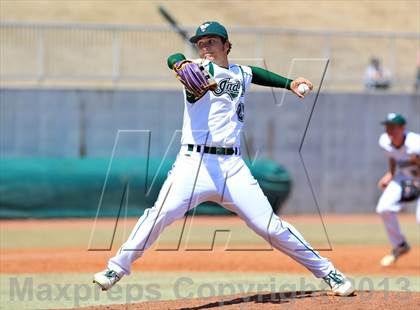Thumbnail 3 in Venice vs. Harvard-Westlake (National High School Invitational) photogallery.