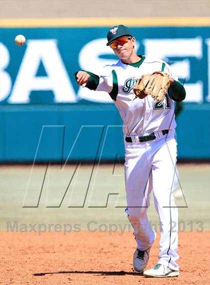 Thumbnail 2 in Venice vs. Harvard-Westlake (National High School Invitational) photogallery.