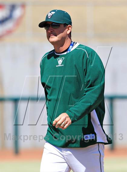 Thumbnail 2 in Venice vs. Harvard-Westlake (National High School Invitational) photogallery.