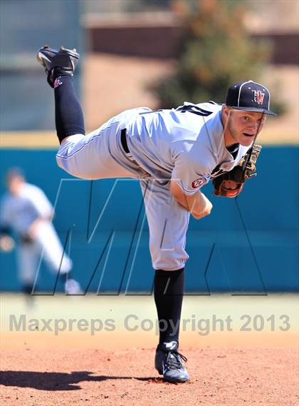 Thumbnail 3 in Venice vs. Harvard-Westlake (National High School Invitational) photogallery.