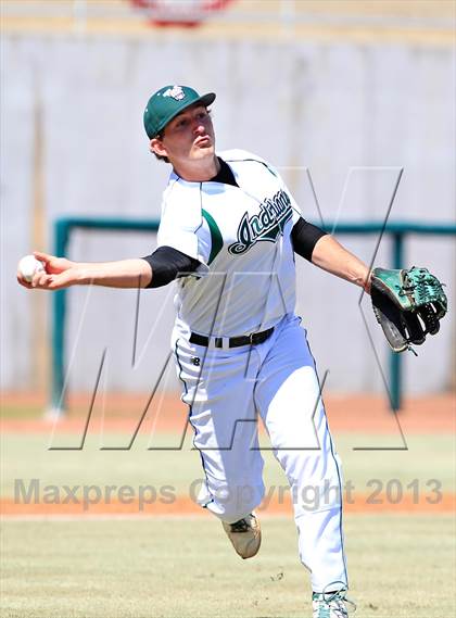Thumbnail 2 in Venice vs. Harvard-Westlake (National High School Invitational) photogallery.