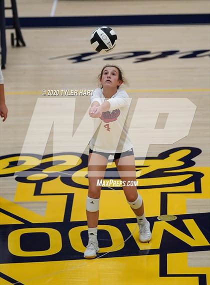 Thumbnail 2 in Terre Haute North Vigo vs. Plainfield (IHSAA 4A Sectional) photogallery.