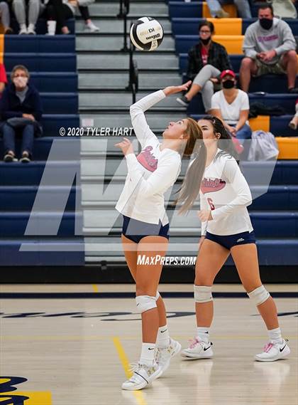 Thumbnail 2 in Terre Haute North Vigo vs. Plainfield (IHSAA 4A Sectional) photogallery.