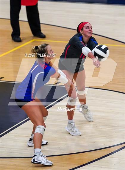 Thumbnail 1 in Terre Haute North Vigo vs. Plainfield (IHSAA 4A Sectional) photogallery.