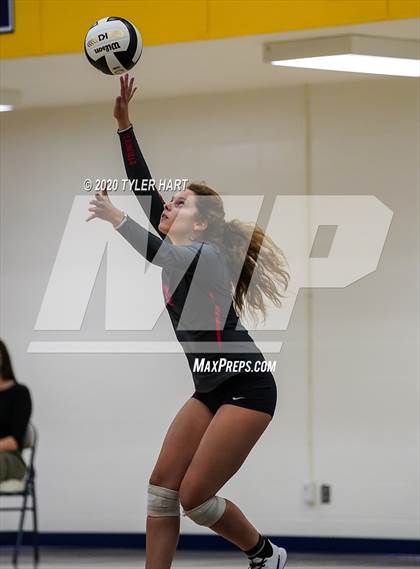 Thumbnail 2 in Terre Haute North Vigo vs. Plainfield (IHSAA 4A Sectional) photogallery.