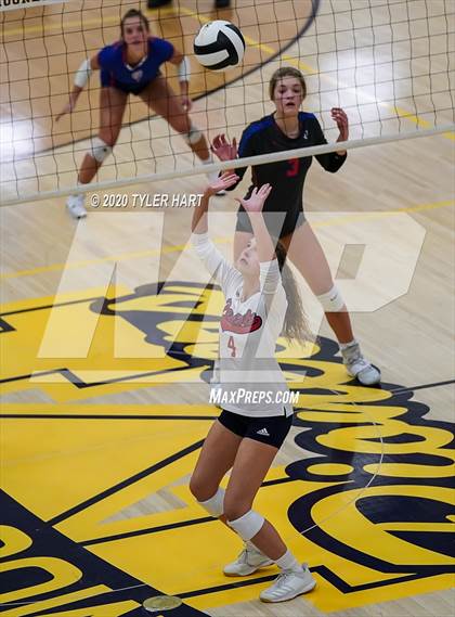Thumbnail 2 in Terre Haute North Vigo vs. Plainfield (IHSAA 4A Sectional) photogallery.