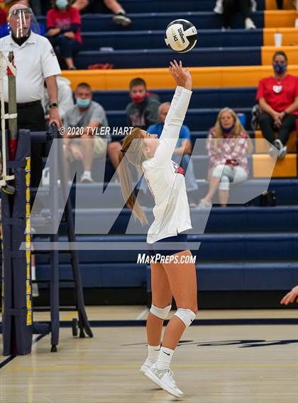 Thumbnail 3 in Terre Haute North Vigo vs. Plainfield (IHSAA 4A Sectional) photogallery.