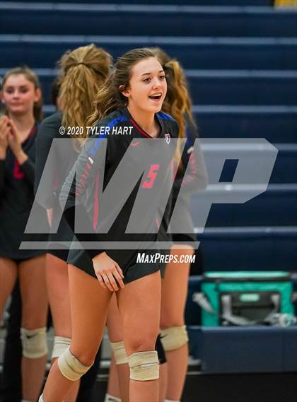 Thumbnail 2 in Terre Haute North Vigo vs. Plainfield (IHSAA 4A Sectional) photogallery.