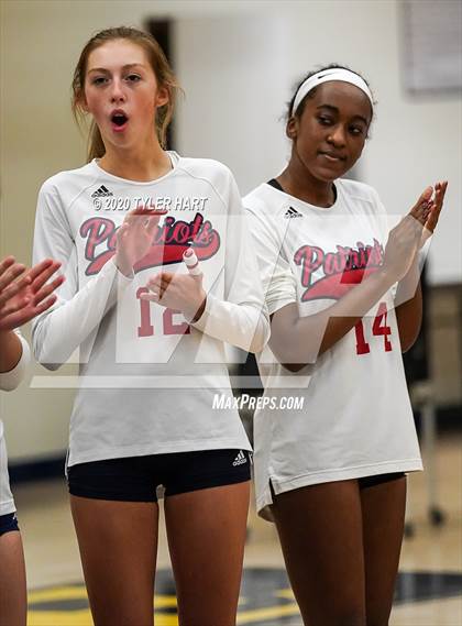 Thumbnail 3 in Terre Haute North Vigo vs. Plainfield (IHSAA 4A Sectional) photogallery.