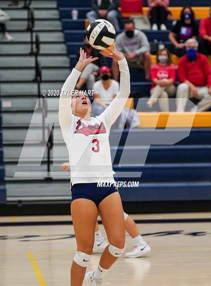 Thumbnail 1 in Terre Haute North Vigo vs. Plainfield (IHSAA 4A Sectional) photogallery.