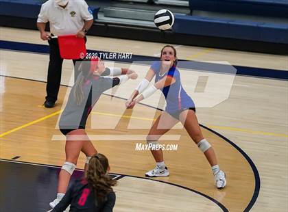 Thumbnail 3 in Terre Haute North Vigo vs. Plainfield (IHSAA 4A Sectional) photogallery.