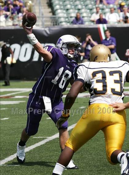 Thumbnail 1 in Aquinas vs. Elder (Kirk Herbstreit Varsity Football Series) photogallery.